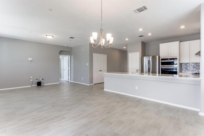 Foto del edificio - 1100 Desaix Dr