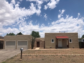 Building Photo - 406 N 4th St