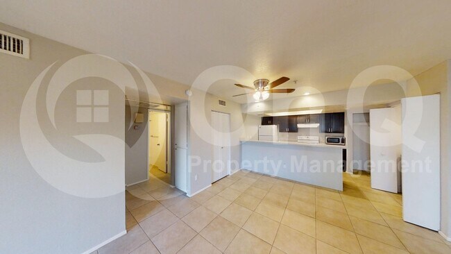 Foto del edificio - 7777 E Main St