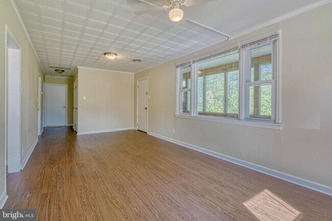 Foto del edificio - 7638 Harmans Rd
