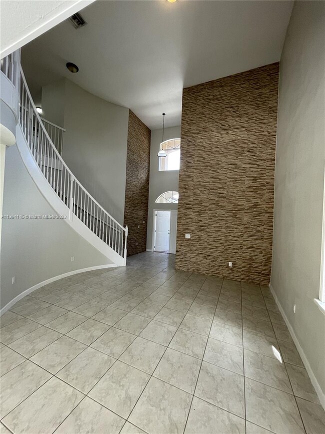 Foto del edificio - 2240 SE 19th Ave