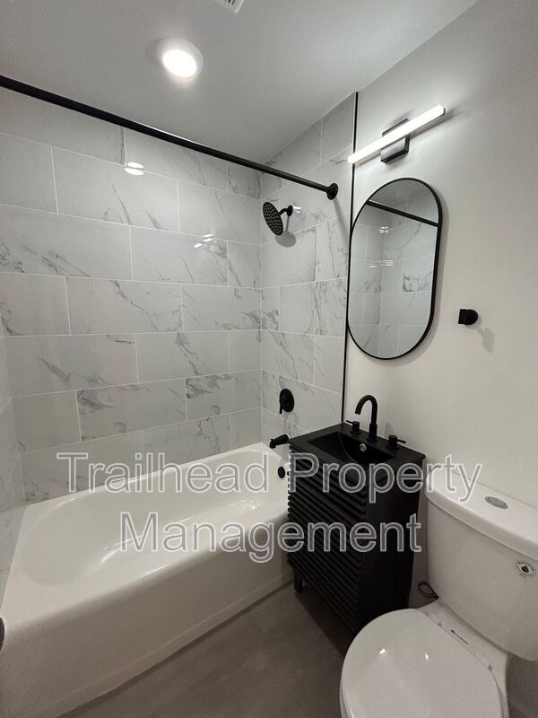 Foto del edificio - 6405 Brookside Rd