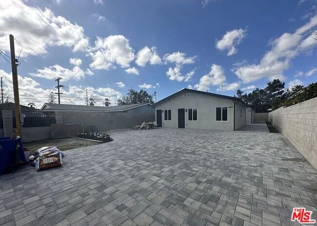 Foto del edificio - 6829 Bellaire Ave