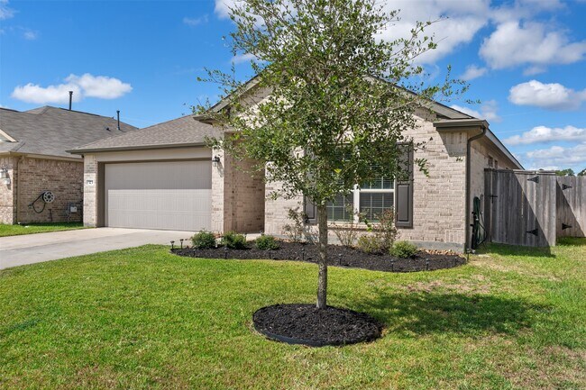 Foto del edificio - 323 Jewett Meadow Dr