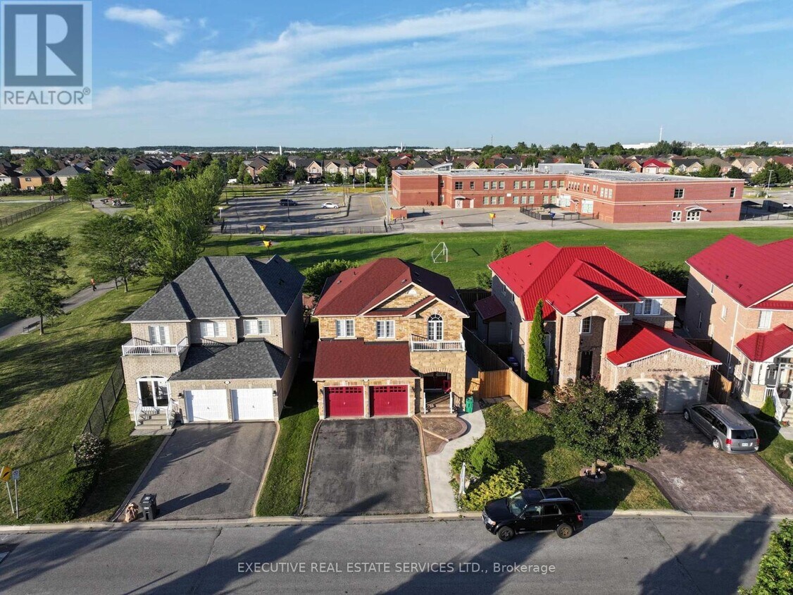 Photo principale - 47 Beavervalley Dr