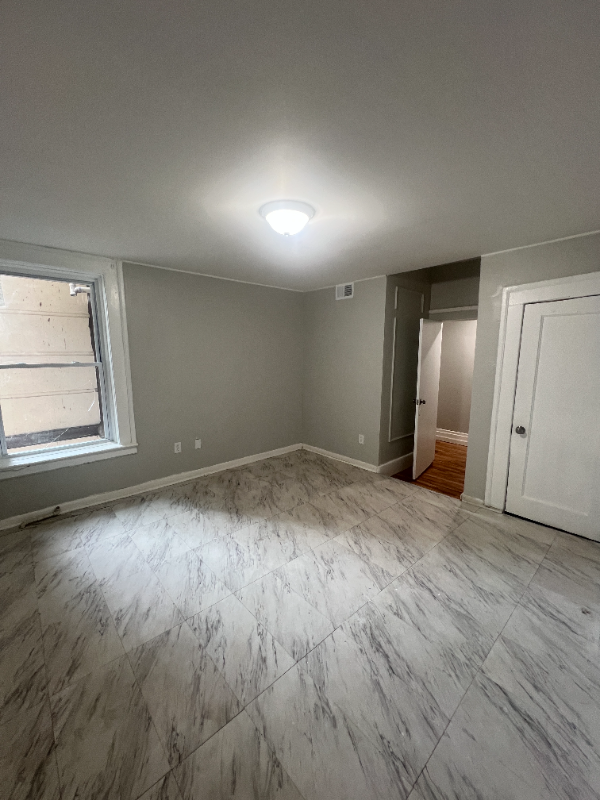 Foto del edificio - 311 Mt Prospect Ave