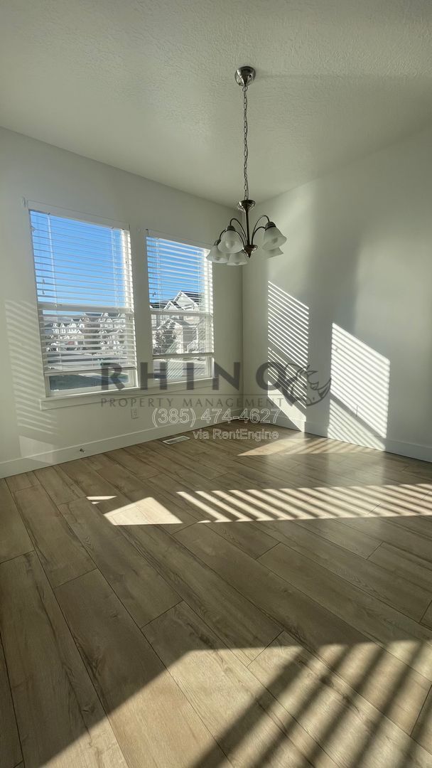 Building Photo - 1647 N 3700 W
