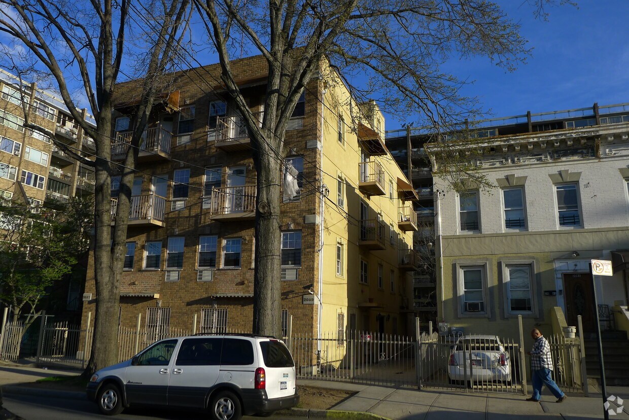 Building Photo - 2059 Story Ave