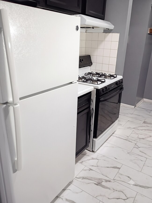 Foto del edificio - Spacious 2BR Apartment | 1 Month Free Special | Kenosha Location