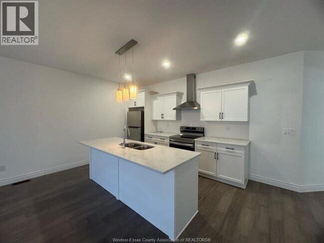 Building Photo - 507 WATER