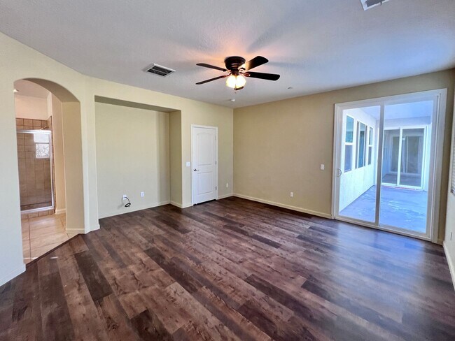 Foto del edificio - $2,695 Church & Clovis Ave., 4 Bedroom House - Edna Ave. Fresno / Energy Efficient