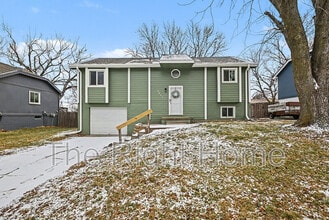 Building Photo - 8617 S 143rd Ave