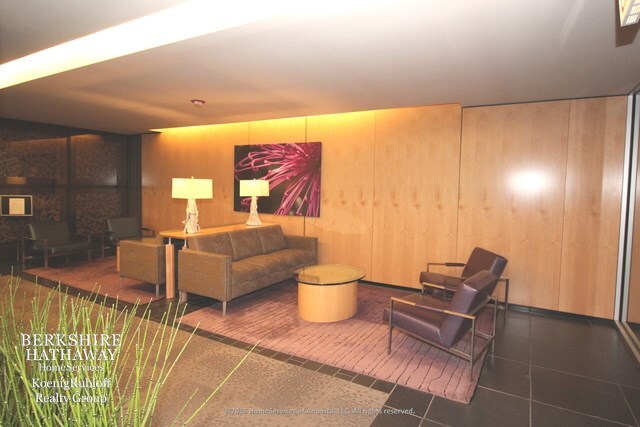 Building Photo - 2020 N Lincoln Ave