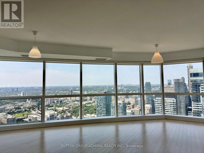 Photo du bâtiment - 388 Yonge St