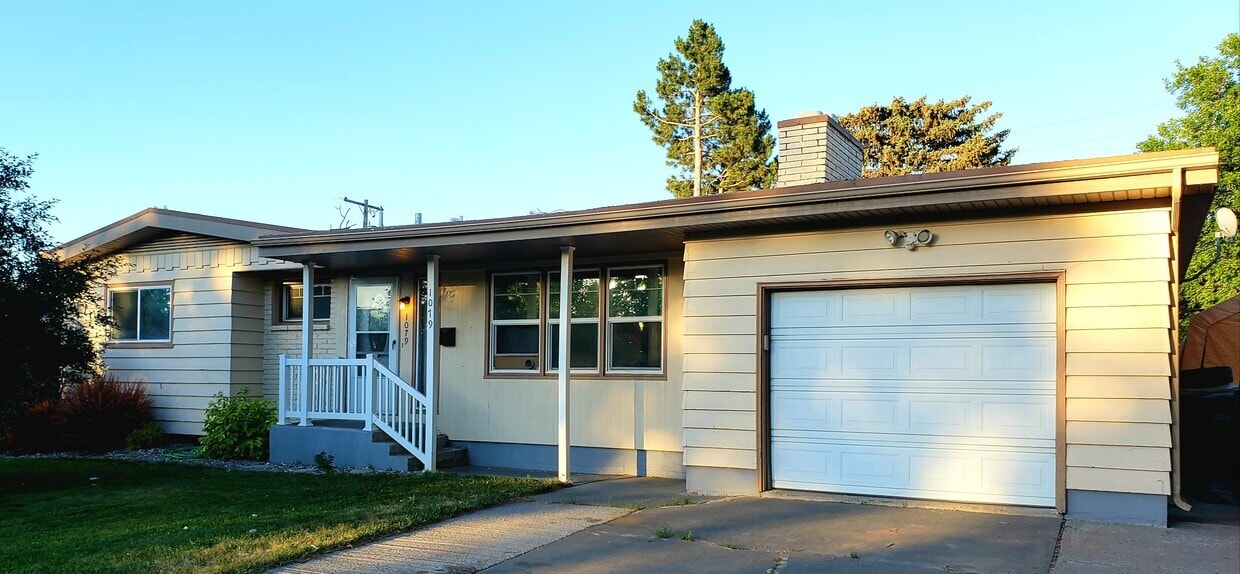 Primary Photo - 1079 S Woodruff Ave