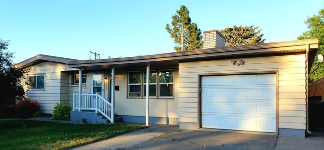 Building Photo - 1079 S Woodruff Ave