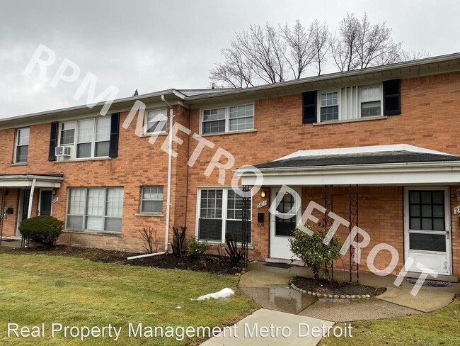 Building Photo - 2 br, 1 bath House - 2811 W 13 Mile Rd Unit 2
