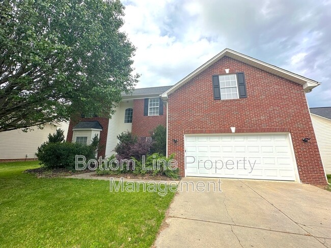 Building Photo - 4845 Chesney St NW