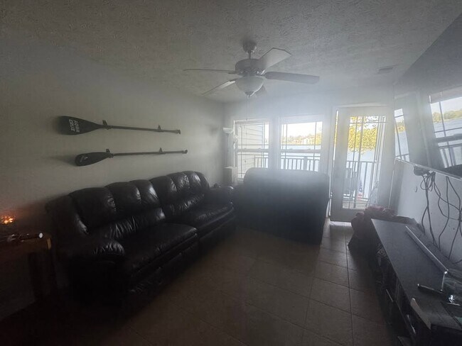 Foto del edificio - 2414 Lake Park Rd
