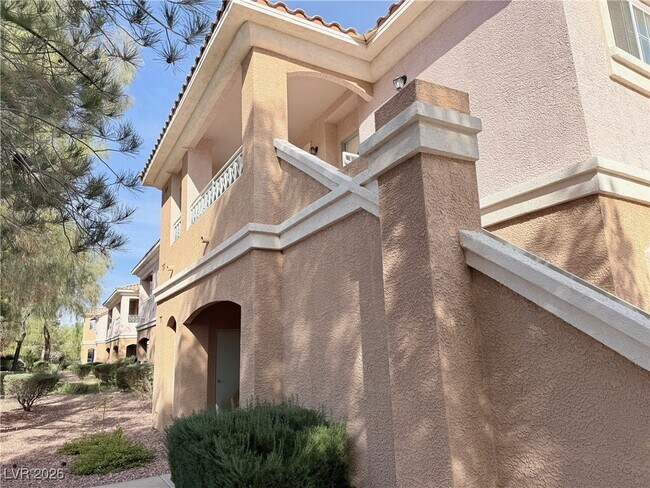 Foto del edificio - 401 Amber Pine St