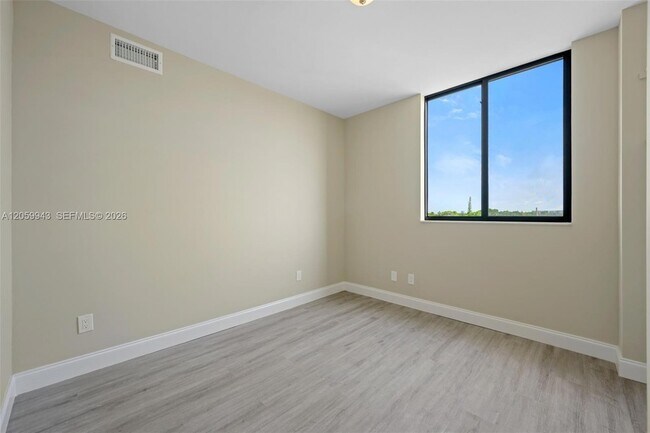 Photo - 1020 NW 2nd Avenue Unit 401 Apartment