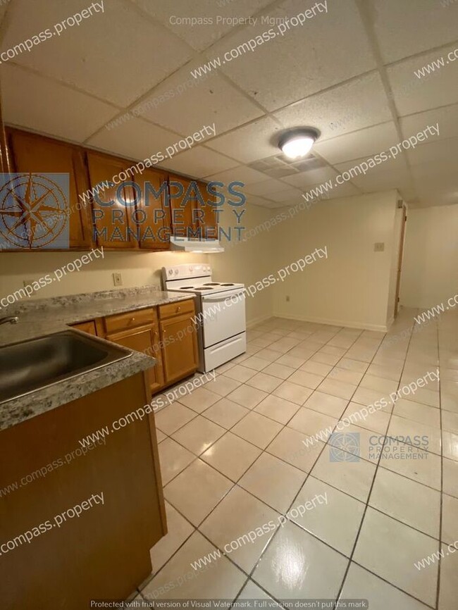 Building Photo - $1295 - 3 Bed, 1 Bath Basement Apartment -...