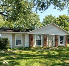 Building Photo - 9 Greenbriar Ln
