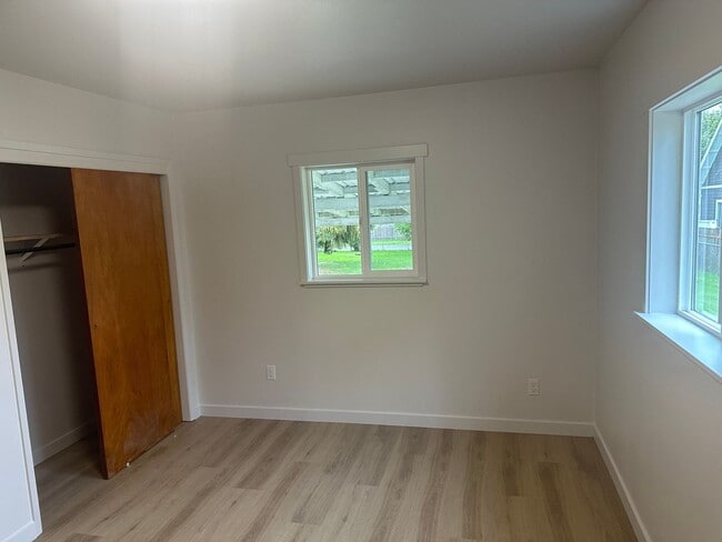 Building Photo - Mount Vernon 4 Bedroom
