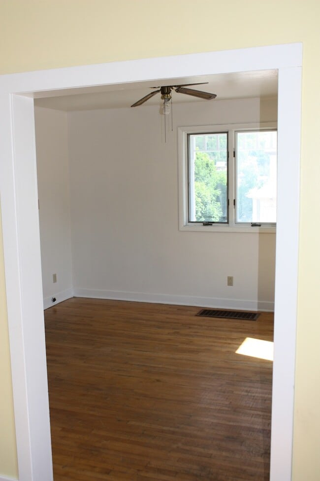 Building Photo - 111 E Montezuma Ave
