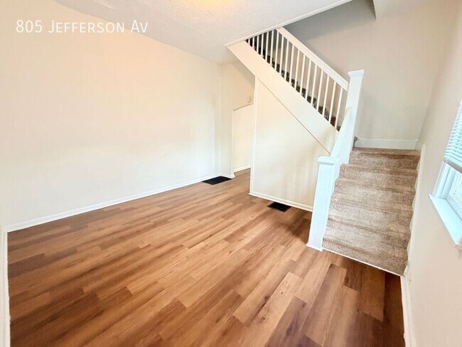 Foto del edificio - 805 Jefferson Ave