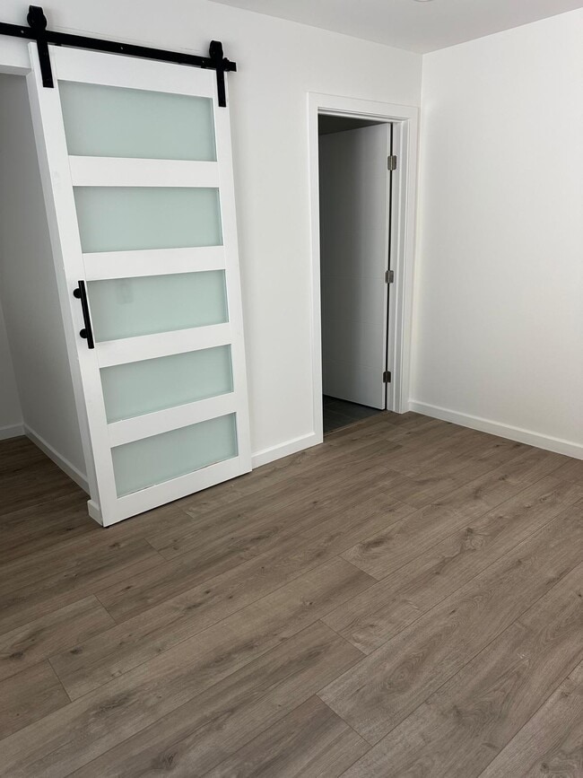 Building Photo - 1298 N Dominion Ave