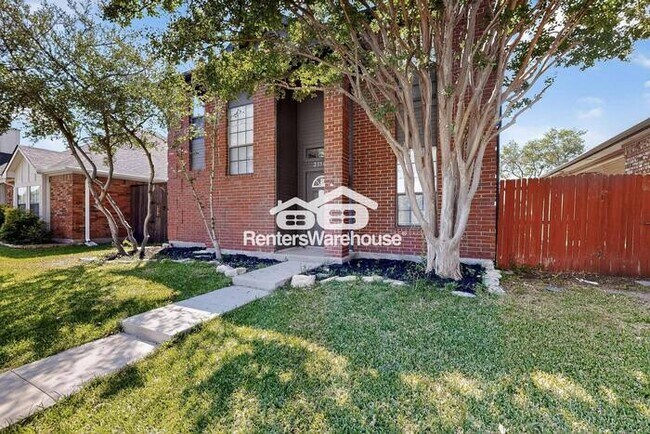 Foto del edificio - MOVE IN READY Rare Carrollton Home