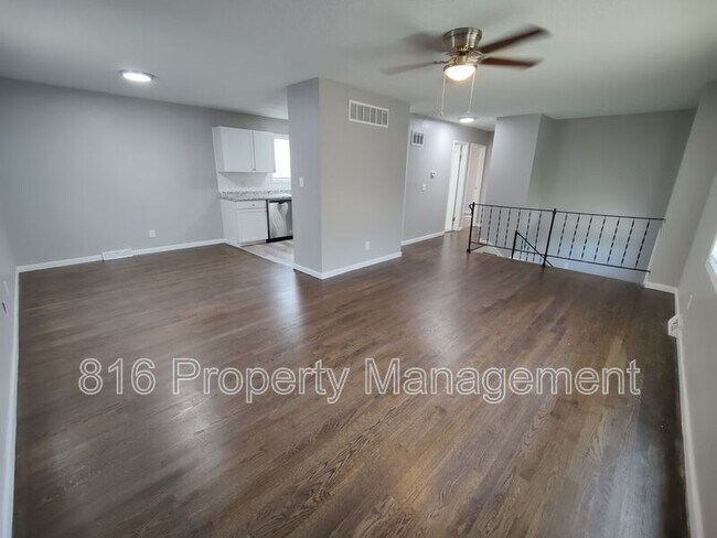 Building Photo - 7941 NE San Rafael Dr