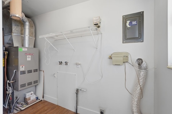 Building Photo - 785 Simoron Dr