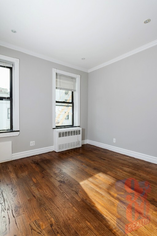 Foto del edificio - 213 E 26th St