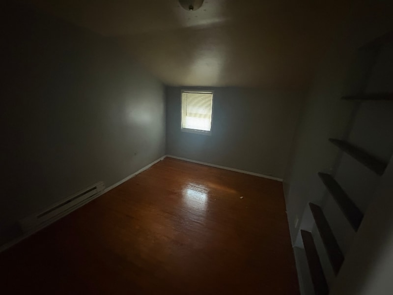 Primary Photo - 123 Gertrude St