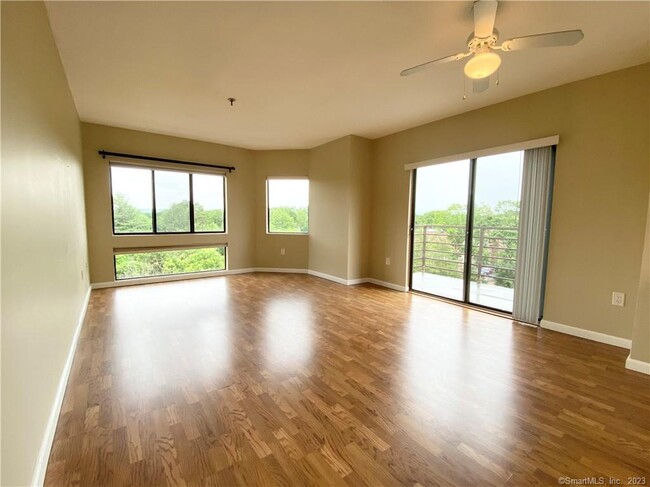 Foto del edificio - 1204 Whitney Ave