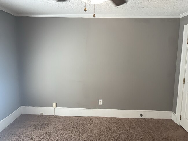 Building Photo - 1024 Park Ave Ext