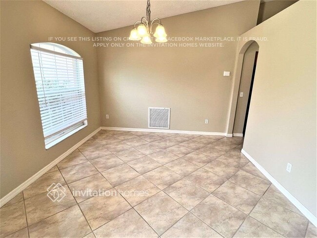 Building Photo - 1300 Navarre Dr