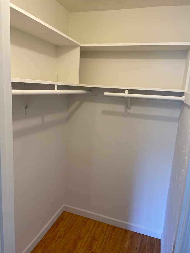 Building Photo - Westwood Plaza Apartments