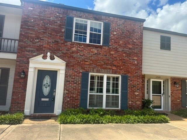 Building Photo - 12662 Rip Van Winkle Dr