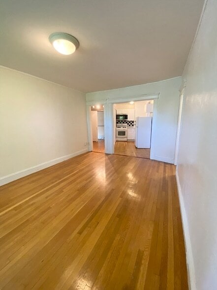 Building Photo - 122 Riverway