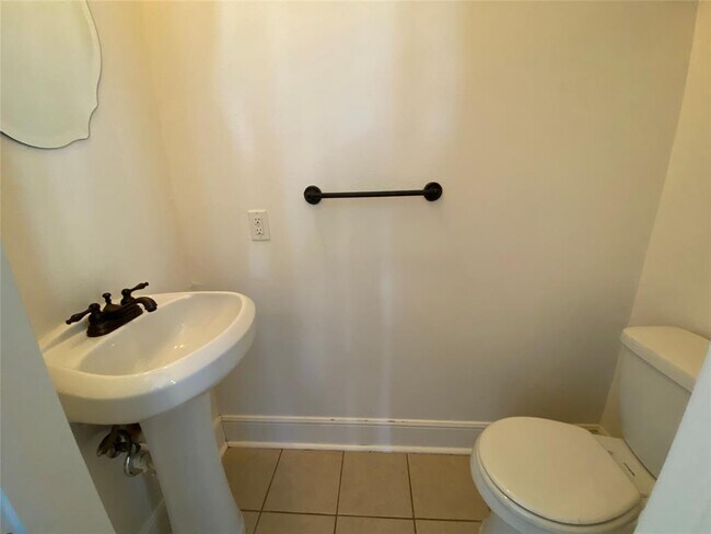 Building Photo - 216 Pecan Holw