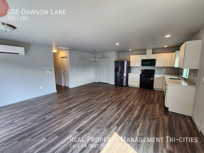Building Photo - Newer Build Unit in Pasco