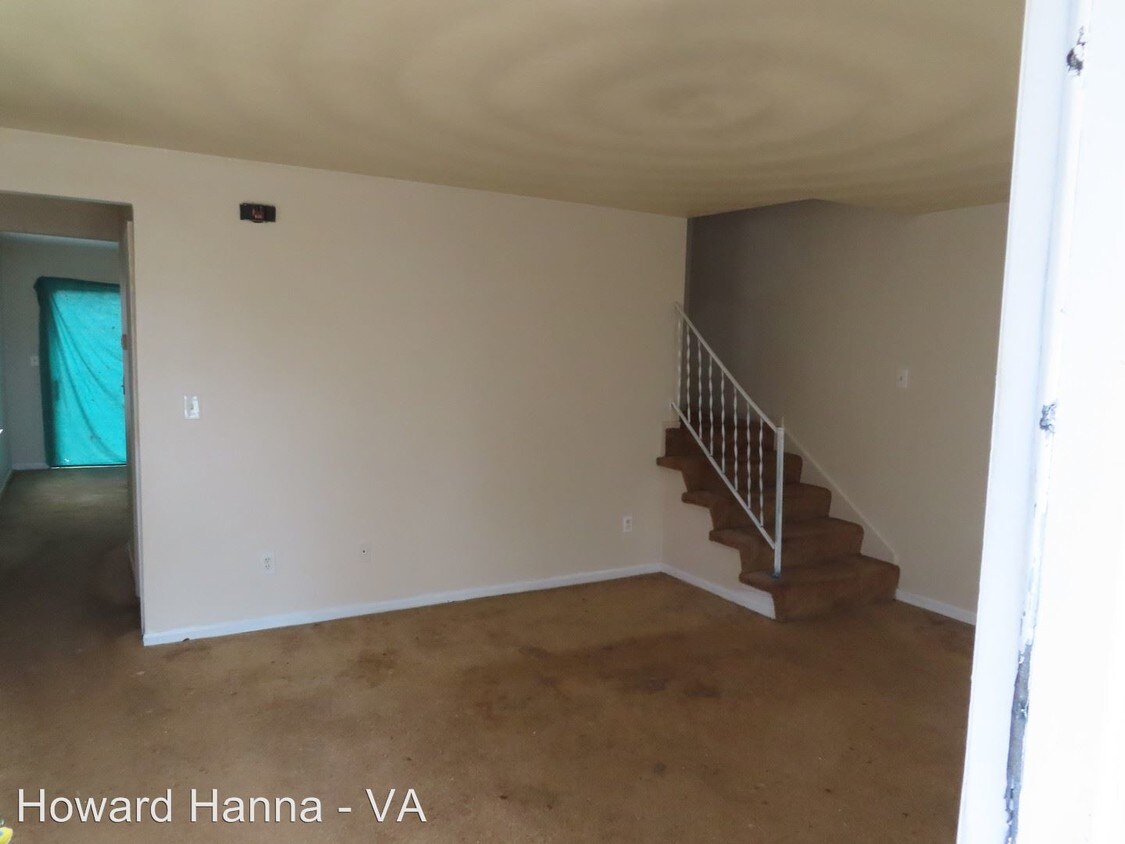 Building Photo - 2 br, 1.5 bath House - 235 West 37th Street