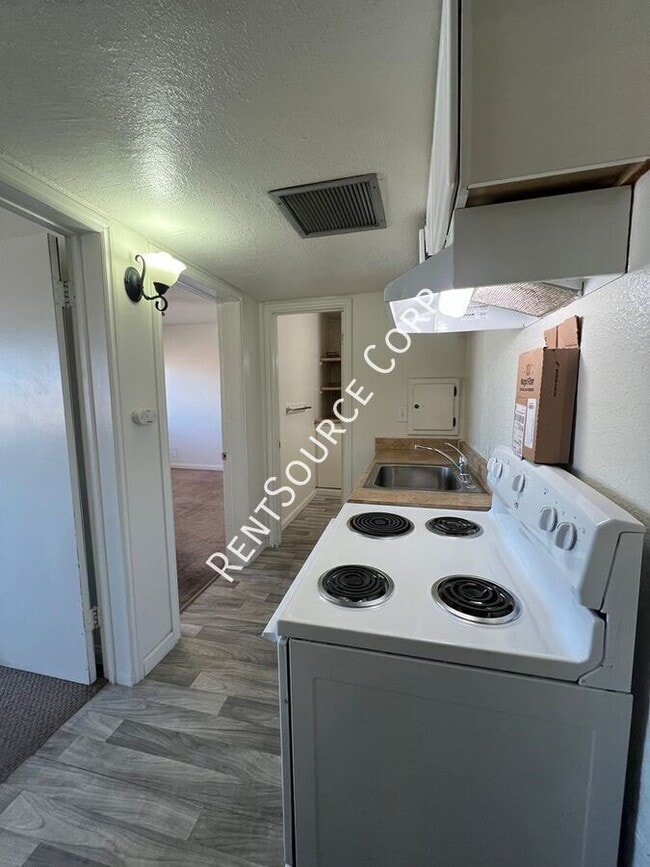 Building Photo - 238 E Williams St