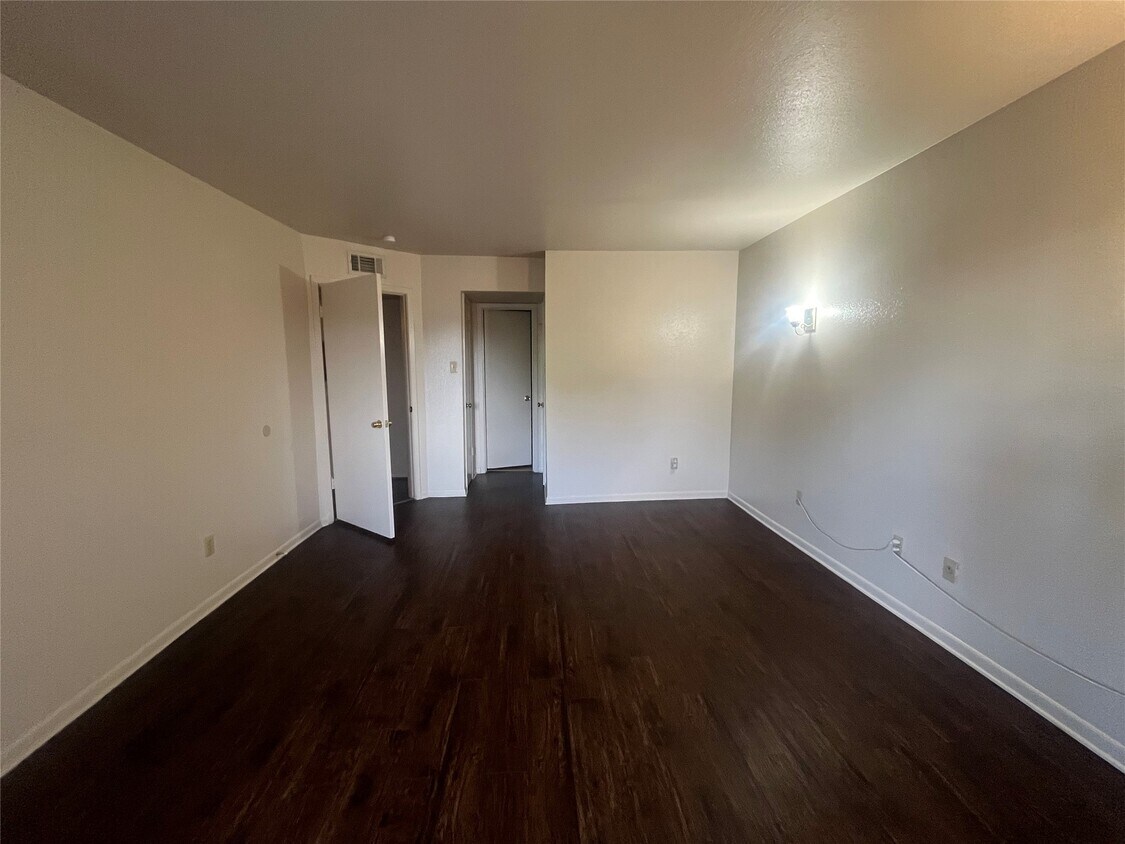 Foto del edificio - 8529 Hearth Dr