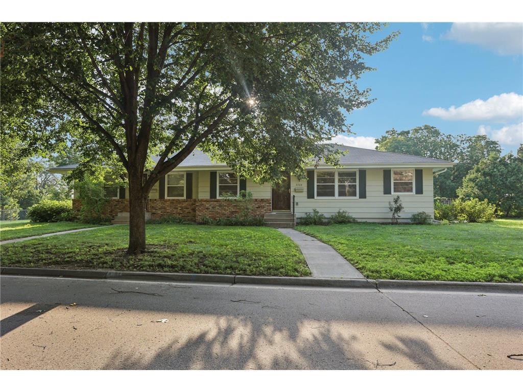 Foto principal - 3705 Colorado Ave S