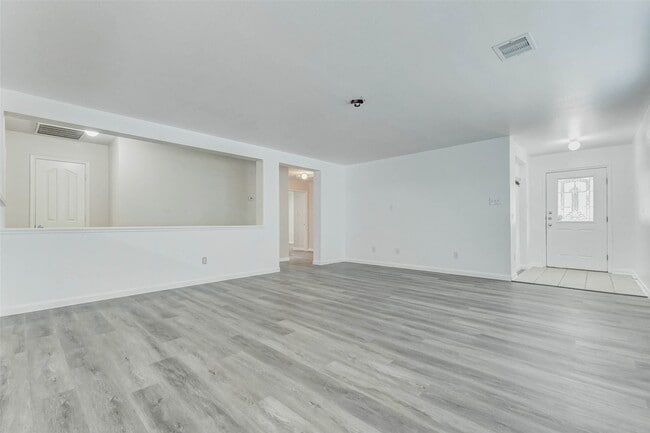 Building Photo - 7027 Parkford Meadow Dr