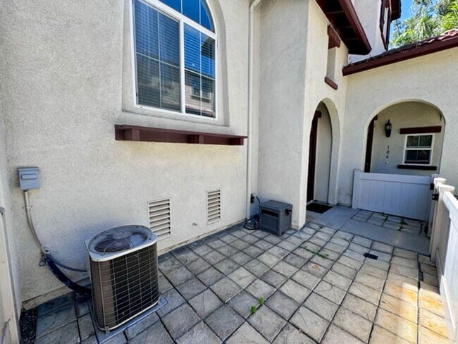 Foto del edificio - Upgraded 3 bedroom Willow Haven Condo available for LEASE in Murrieta!